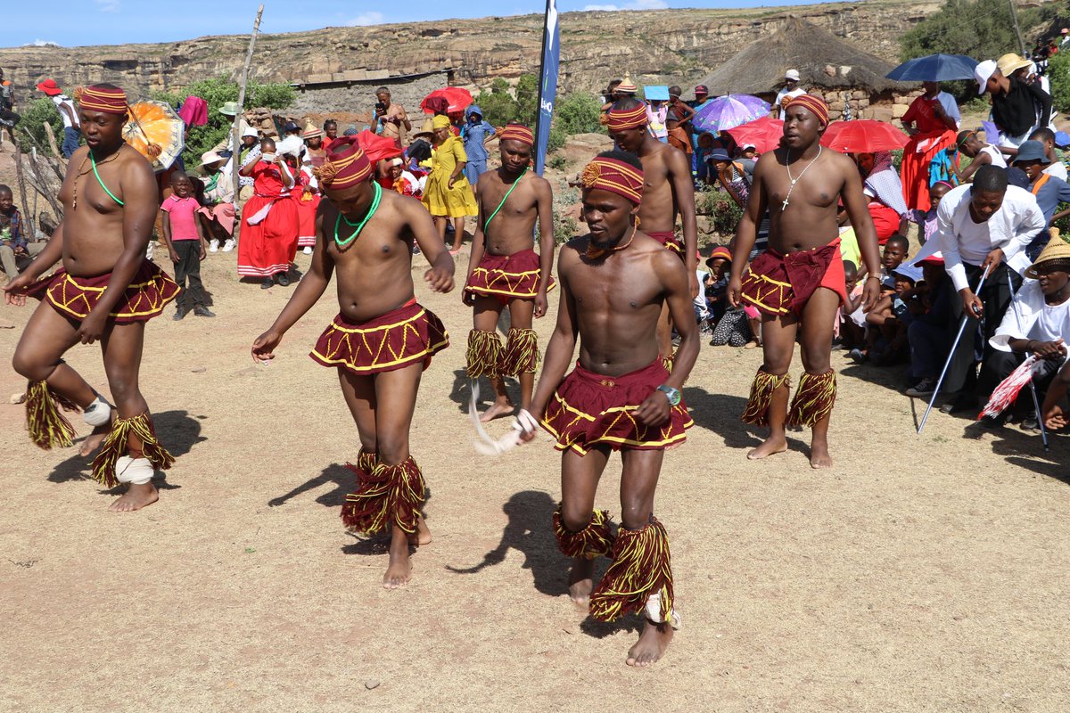 visitlesotho's tweet photo. Visit Lesotho and uncover the soul of the communities through captivating traditional performances, where every dance and song narrate a story of heritage and pride. Don't just visit, connect with the heart &amp; soul of our tradition🇱🇸❤️

#CulturalTours #VisitLesotho https://t.co/TOdC8e5h59