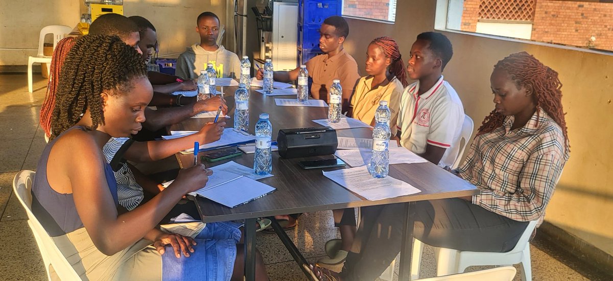 Rotaract_Busit's tweet photo. "💚 Great day at our health awareness project at the university! We also hosted two past presidents from different Rotaract clubs on Google Meet. Check out the highlights! What health topics inspire you? 🤔 #HealthAwareness #Rotaract" https://t.co/1vNT067g07