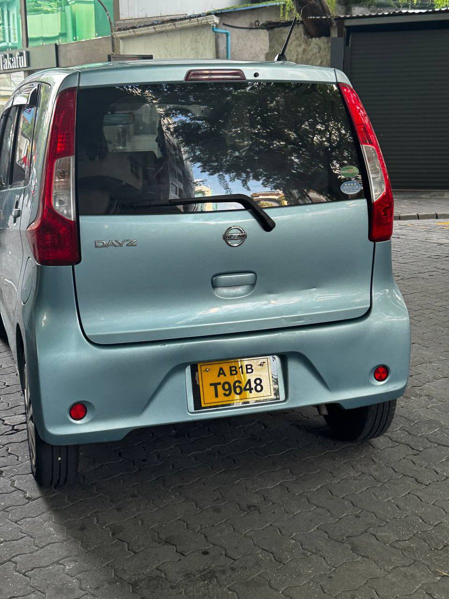 HKurusee's tweet photo. Taxi driver Iburu demanded a girl for more money (airport to Male’) when she transferred gov fixed rate of 70 MVR. He wouldn’t stop demanding so she took a picture of him.

After dropping her off, Iburu started harassing her saying he knows where she lives and that he’ll leak her number calling her a bodu badi. He also tells her he’s not a Bangladeshi and that she can’t treat him in a different way.