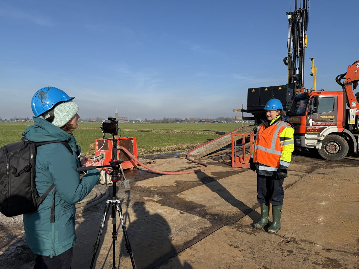 De vraag naar drinkwater stijgt en dat betekent dat <a href="/Vitens/">Vitens</a> moet zoeken naar nieuwe bronnen. Voor de <a href="/ProvUtrecht/">Provincie Utrecht</a> doen we dat bijvoorbeeld in de buurt van Schalkwijk. Gisteren kreeg <a href="/rtvutrecht/">RTV Utrecht</a> een kijkje bij de proefboring: rtvutrecht.nl/nieuws/3849040…