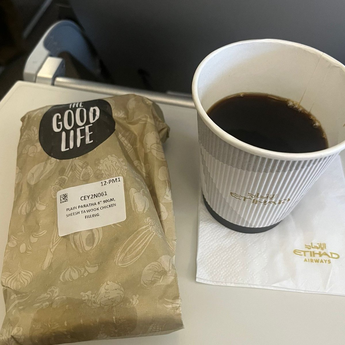 mrt_smr's tweet photo. This was the only "meal" Etihad served in a 5-hour flight from Abu Dhabi to Istanbul. Ryanair at least has paid options. @antonoaldo @etihad @EtihadHelp https://t.co/aE55kCEjX9