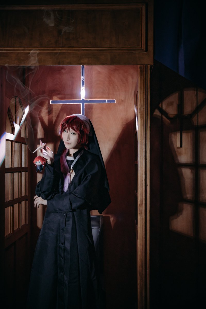 silverilsa's tweet photo. 🌈🕒/🗝️💸
コスプレ/ローレン(神っぽいな ver.)
本來想用ぬい但只搶得到ぱぺっと🥲
我看起來好像在欺負指娃😂
#cosplay https://t.co/eVoseDuf0t