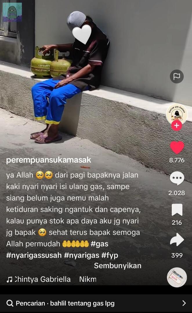 tanyakanrl's tweet image. sakit hati banget liatnya ya Allah😭💔 katanya bapaknya sampe ketiduran karena kecapean jalan jauh buat nyari gas. ya Allah astaghfirullah 💚