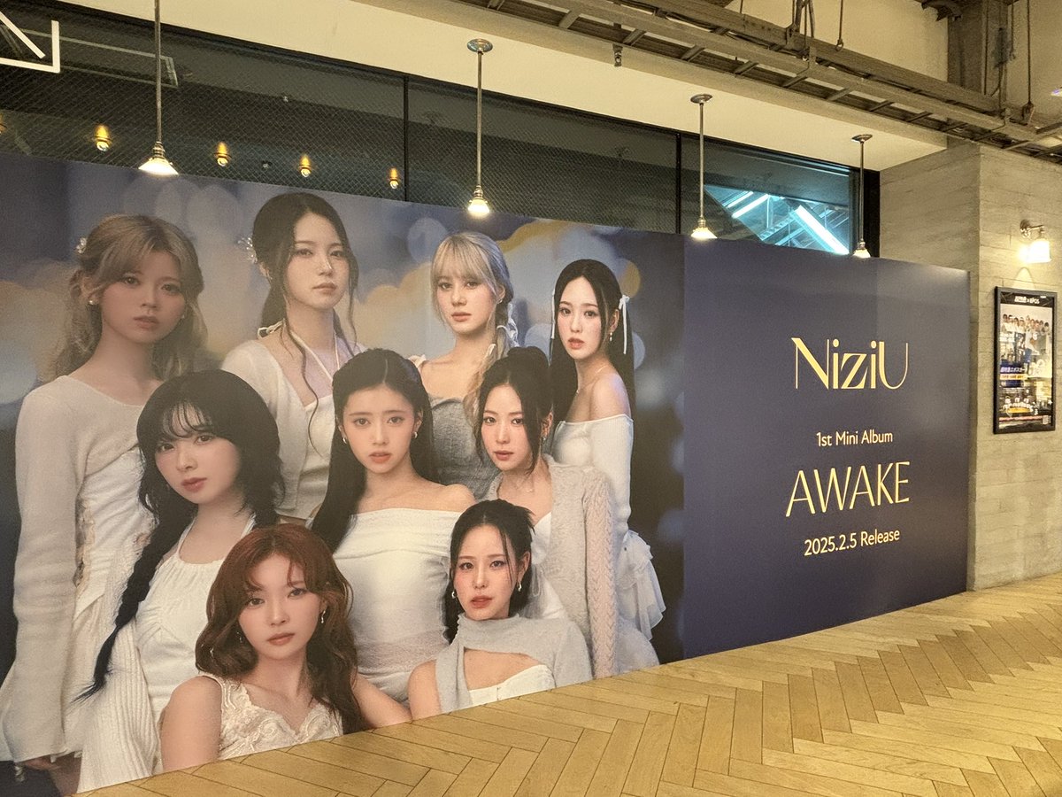 mayumarii's tweet photo. 渋谷NiziUパネル展示巡り❣️
まゆちゃんかわいい😭💚

#NiziU
#NiziU_AWAKE
#NiziU_1stMiniAL https://t.co/I4aKkkA45T