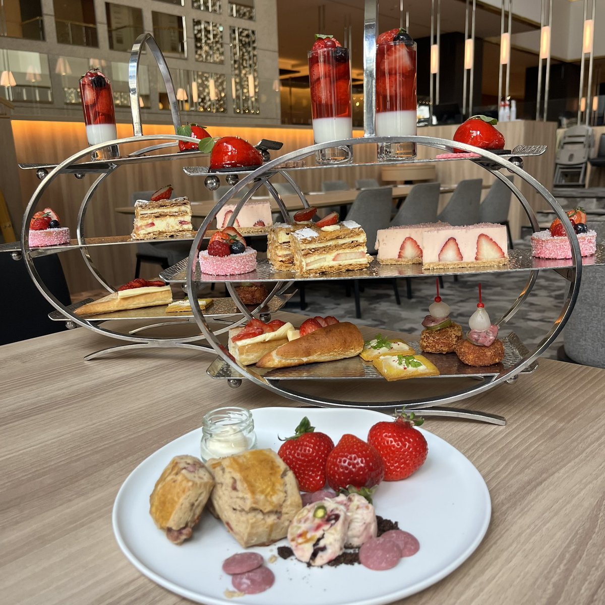 急遽卍メンバーとヌン活🍓

キンブルからヒルトンへ

高低差ハンパない🤣🤣🤣