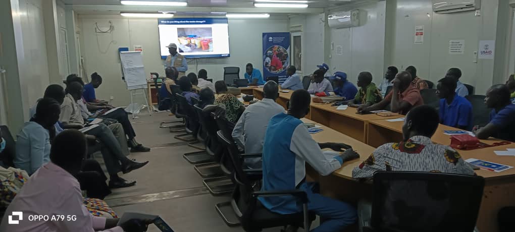 Worldrelief_SSD's tweet photo. Healthcare professionals in Bentiu received training in infection prevention and control measures with support from the SSHF. @Worldrelief_SSD delivers health services to the most at-risk populations. #SouthSudan #Healthcare #InfectionControl #WorldRelief #HealthServices. https://t.co/UZGA8liNYl