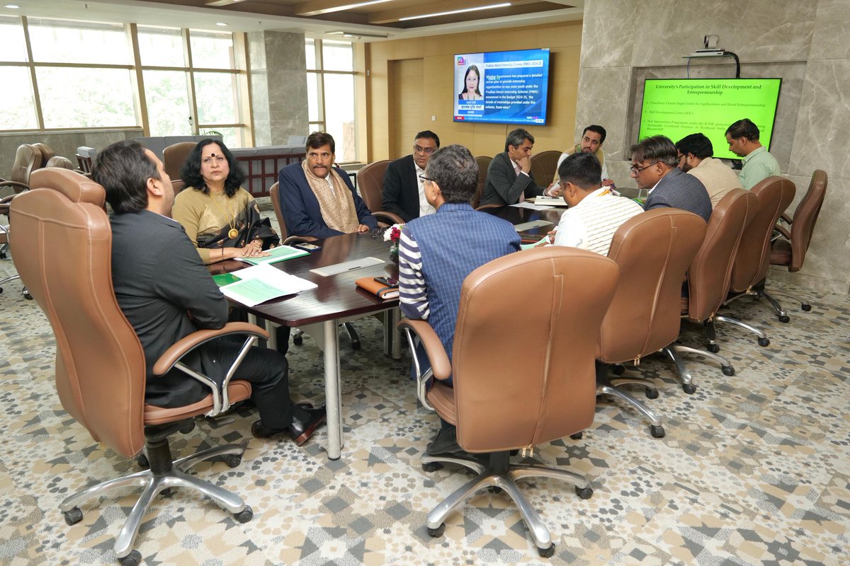 डॉ. भीमराव अम्बेडकर विश्वविद्यालय, दिल्ली की कुलपति प्रो.अनु सिंह लाठर जी ने माननीय श्री <a href="/jayantrld/">Jayant Singh</a> जी से मुलाकात किया।

इस दौरान #NEP2020 सहित विभिन्न विषयों पर सकारात्मक चर्चा हुई।
