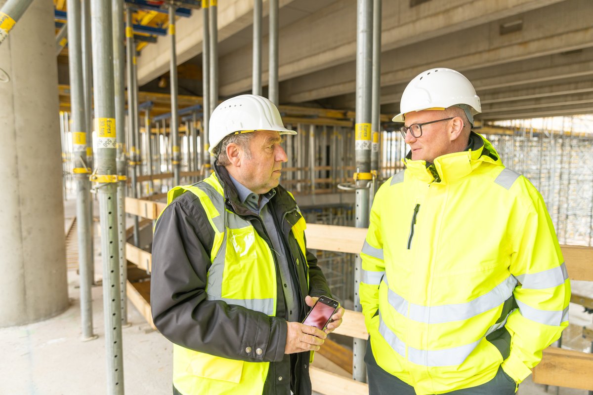 Today I m working on a two page feature about the terminal extension at Flughafen Wien - Vienna Airport, including an interview with CEO Julian Jäger

<a href="/flughafen_wien/">Vienna Airport</a>