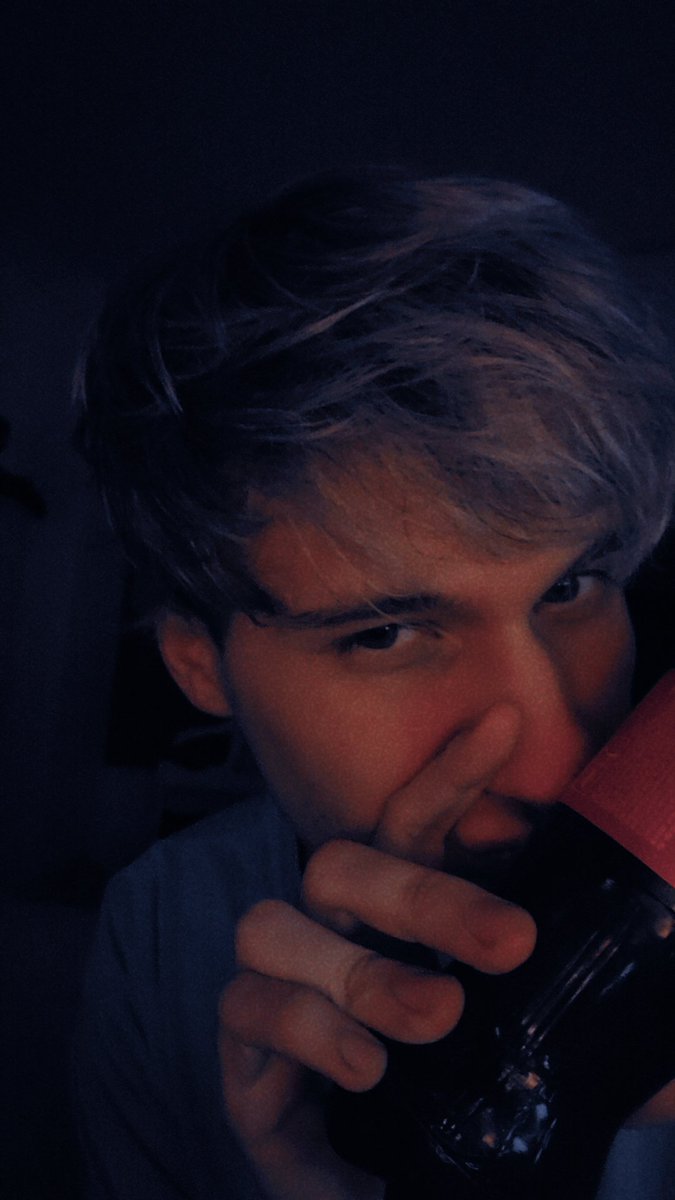 GianLenta2's tweet photo. Siempre Termino mis Semanitas de la Mejor Forma 💕🥤

#AtomicHearts #Atomicheart #Xbox #Xboxpass #Sudáfrica #Night https://t.co/FqGXDAEWnE