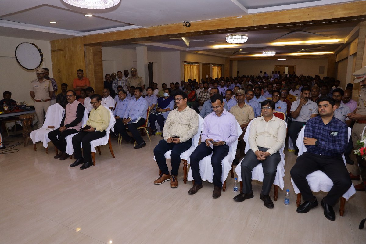 gstchennaiouter's tweet photo. Chennai Outer GST Comm'te conducted Outreach Program at the industrial belts of Sriperumbudur &amp; Irungattukottai on 30.01.2025 on the recently announced GST Amnesty schemes.Commissioner Sh. Nasser Khan IRS addressed the gathering and highlighted the importance of the schemes. https://t.co/JKvGnFXvik