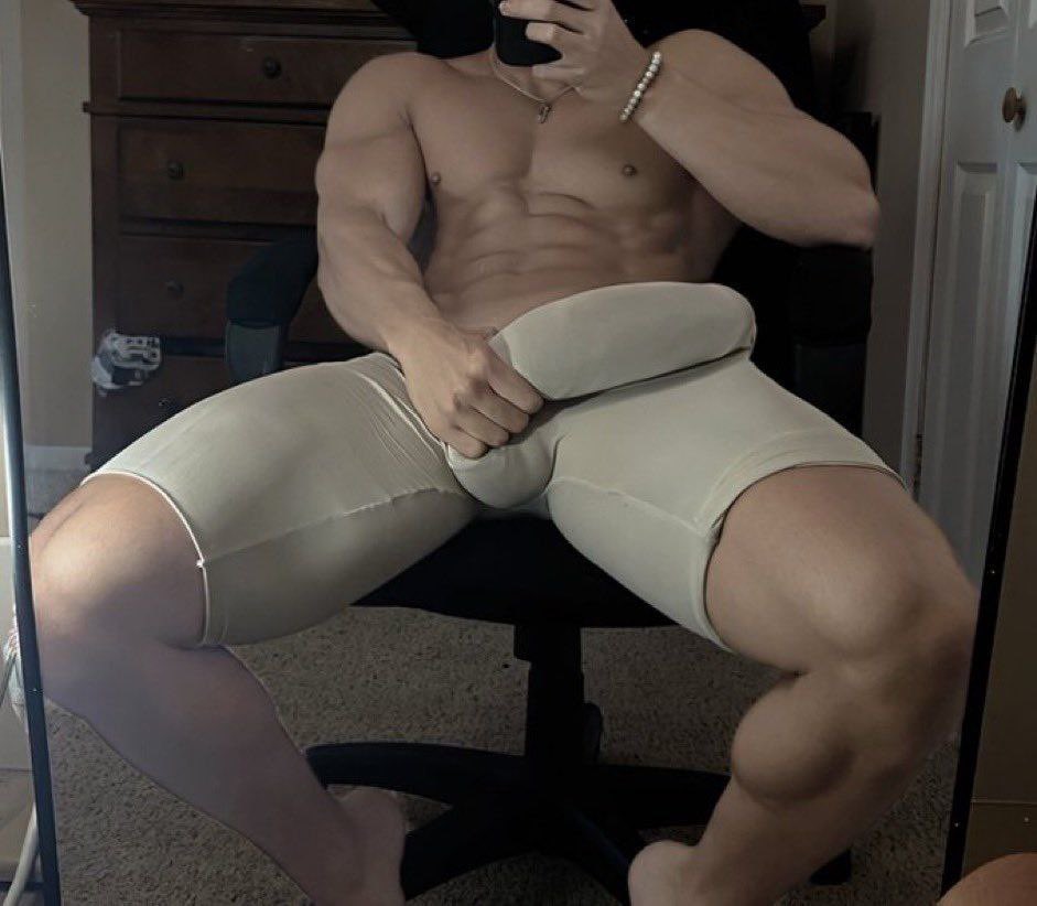 GYMSTUD's tweet photo. @MrsMonopoly_ https://t.co/xfSBstOf3N