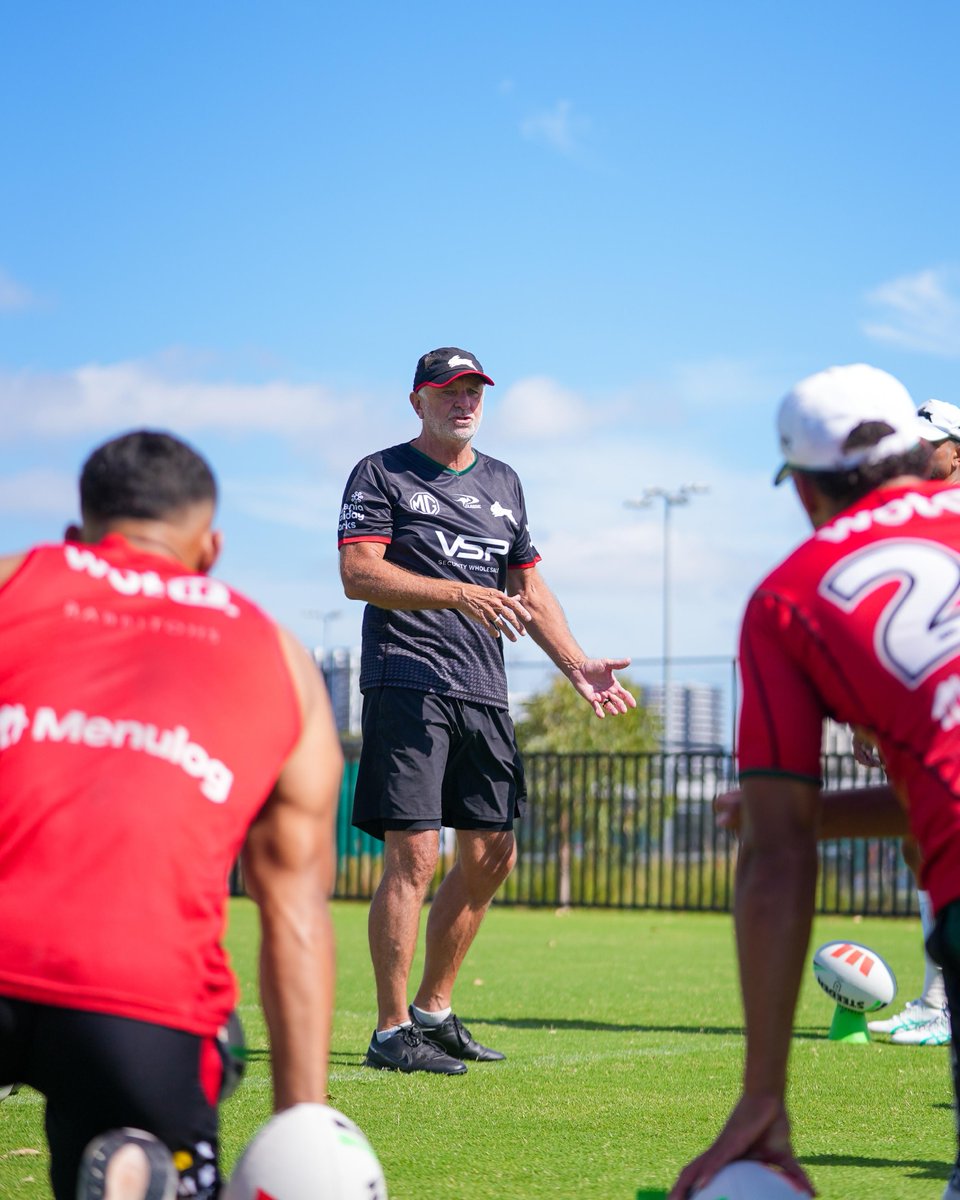 SSFCRABBITOHS's tweet photo. Excited to welcome Australian football royalty, Graham Arnold to our coaching staff as a goal-kicking coach for the 2025 season ⚽🤝🏉

READ MORE: https://t.co/MMfAcNFdgV https://t.co/qqXu8bdXFx