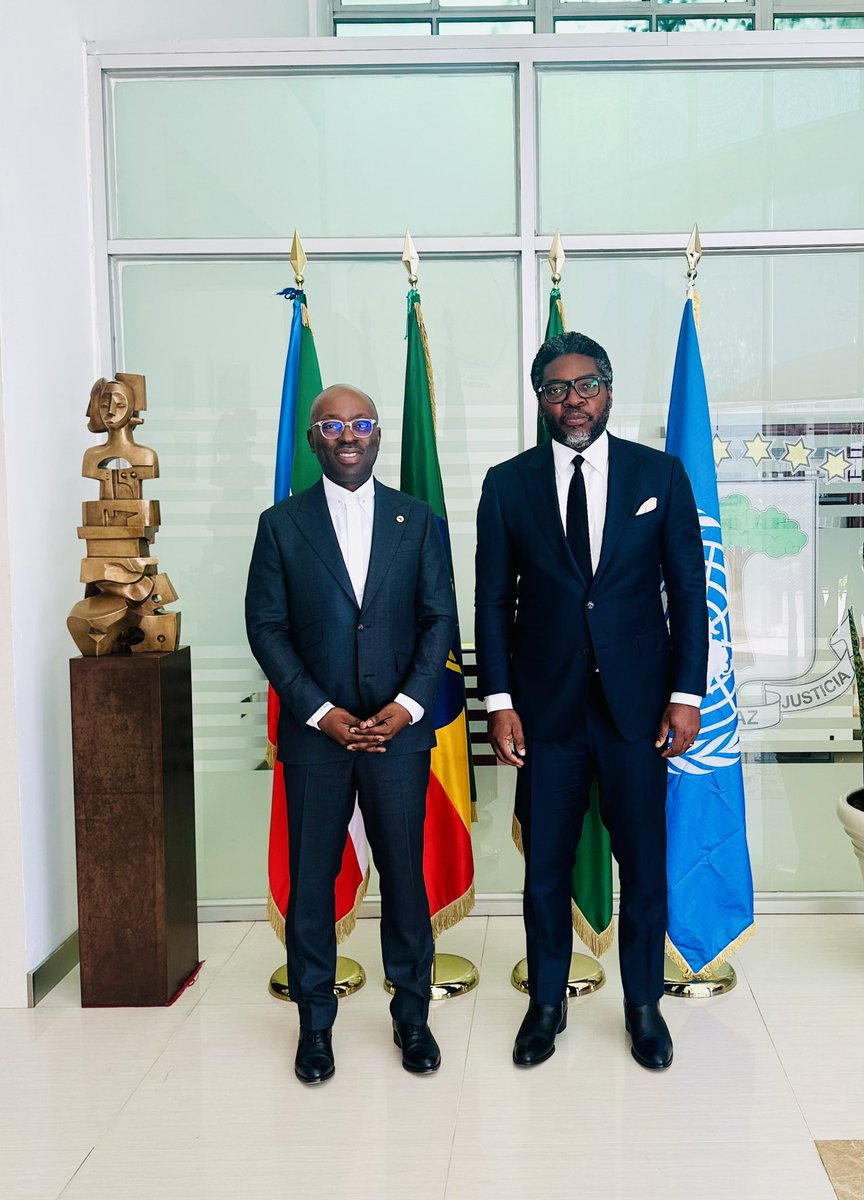 EvunaNtutumu's tweet image. I had a wonderful exchange with Equatorial Guinea’s own, Cesar Augusto Mba Abogo, Director of the Joint Secretariat Support Office of the @AfDB_group 
 @CesarAbogo where I learned about the activities of the #AfricanDevelopmentBank during the 38th Ordinary Session of the Assembly…