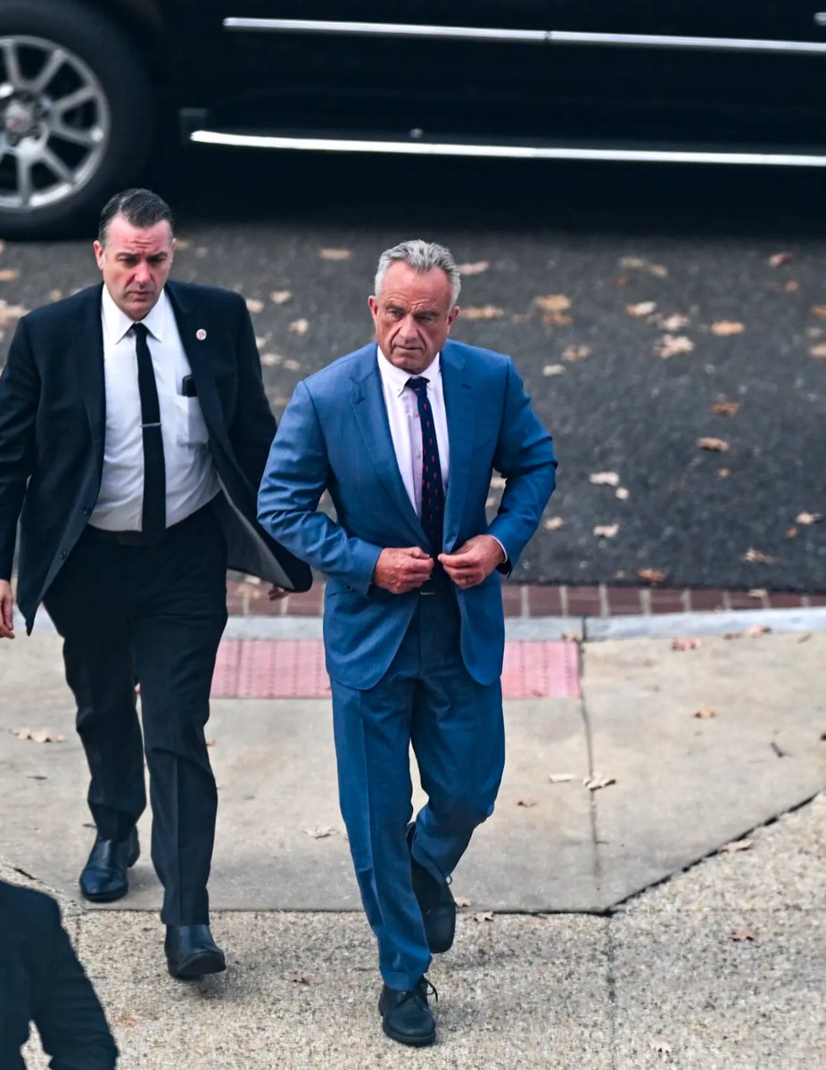 MAGAVoice's tweet photo. Raise your hand if you want Robert F. Kennedy Jr. to be Secretary of Health and Human Services https://t.co/ll4pGOSqrL