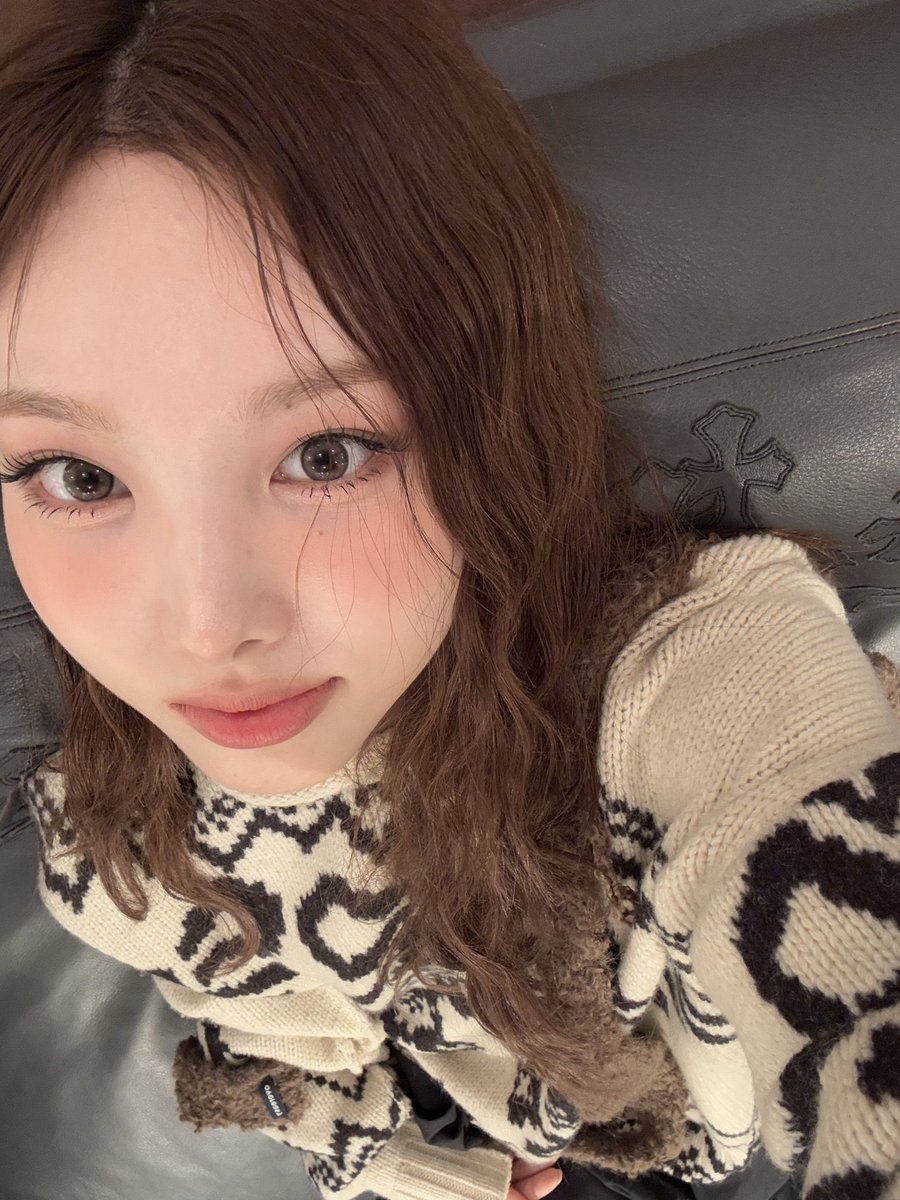 imnayeonarchive's tweet photo. https://t.co/4QycVSy9Mi