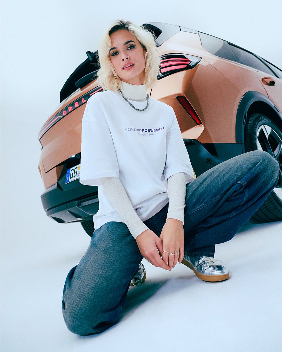Opel's tweet image. New styles, same attitude ⚡️ Our new #merch is here. Get your tee before it’s gone: s.opel.com/4pb0d9

#OpelMerch #OpelCollection