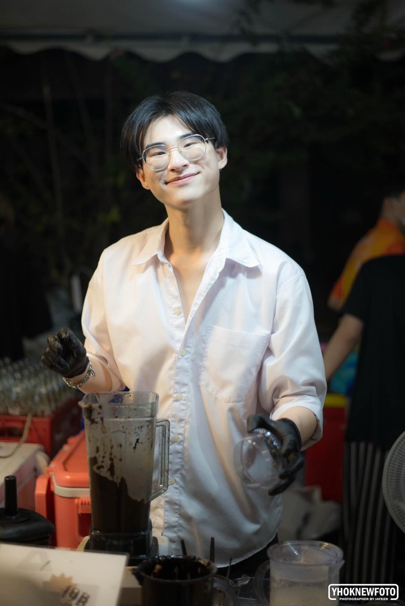 kusexyboy's tweet photo. โกโก้น่ารับทานมาก ๆ เลยค่ะ 💚🥤🍫
📍พิกัด : cocoawa.a บูท M225 โซนนิสิต
-เอิร์ท
IG : earthkss
#เศรษฐศาสตร์ #ปี2 #KU83 #KUSEXYBOY #เกษตรแฟร์ #KasetFair2025 #เกษตรแฟร์68 #ใครไม่แฟร์เกษตรแฟร์ #พ่อค้าแซ่บเกษตรแฟร์
©️ Pic : #YHOKNEWFOTO by jaykerj https://t.co/OkgjGwFaFJ