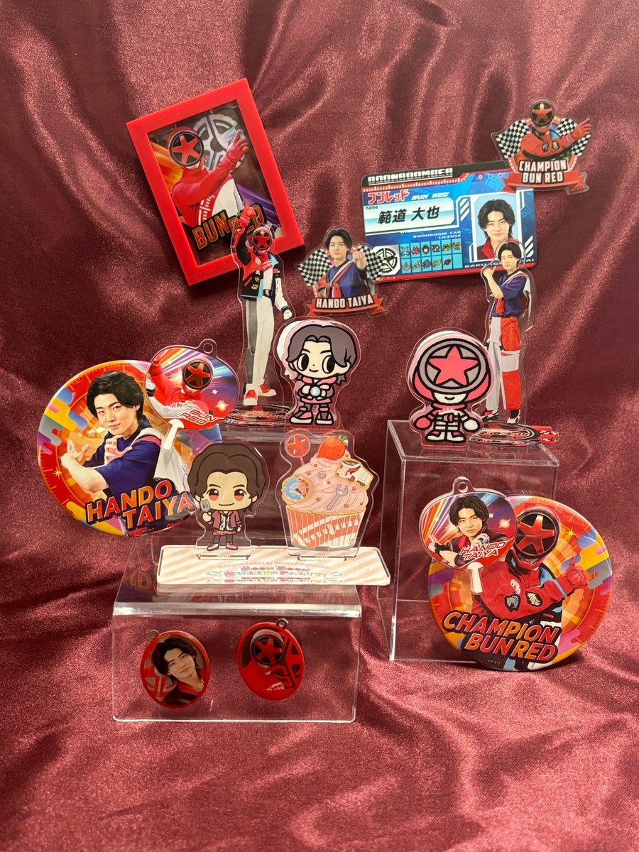 SUPERHERO_POPUP's tweet photo. ＼ ブンブンジャーPOP UP SHOP応援ポスト🔥 ／

大阪で開催中のブンブンジャーPOP UP SHOP！
2/7(金)からは仙台、2/11(火・祝)からは東京で、新潟・広島・福岡でも2/7(金)からPOP UP SHOP MINIが開催します🚗

本日はブンレッドとブンブラックをピックアップしたグッズを紹介します✨

#ブンブンPOP https://t.co/kq5ovAqfde