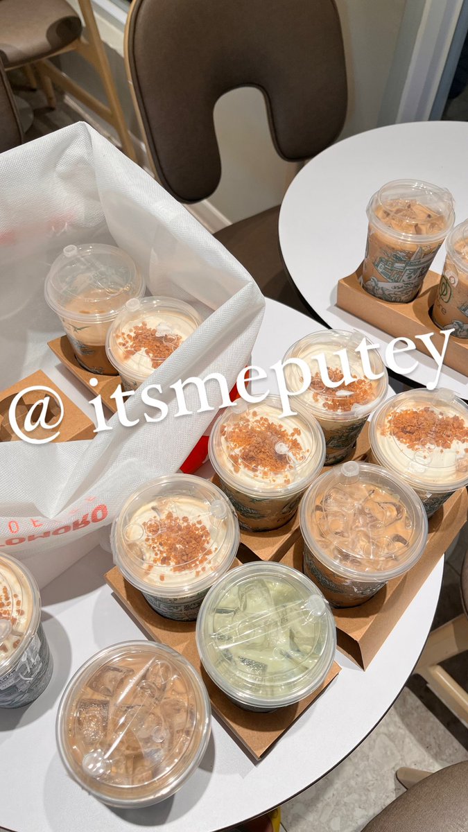 itsmeputey's tweet photo. #PeringatanDarurat BUAT YG SUKA NGOPI, ADA VCR FORE NIH DISKON 50% ALL VARIAN FEE 5K PER ITEM

BEBAS APA AJA KOPI / NON KOPI, SEMUA UKURAN YAA..

BUTTERSCOTCH SEA SALT LATTE UPSIZE 23K (BELUM TERMASUK FEE)

PICK UP UDAH GAK PERLU Antri LAGI
#zonauangᅠᅠᅠ https://t.co/XWCCwHmOxI