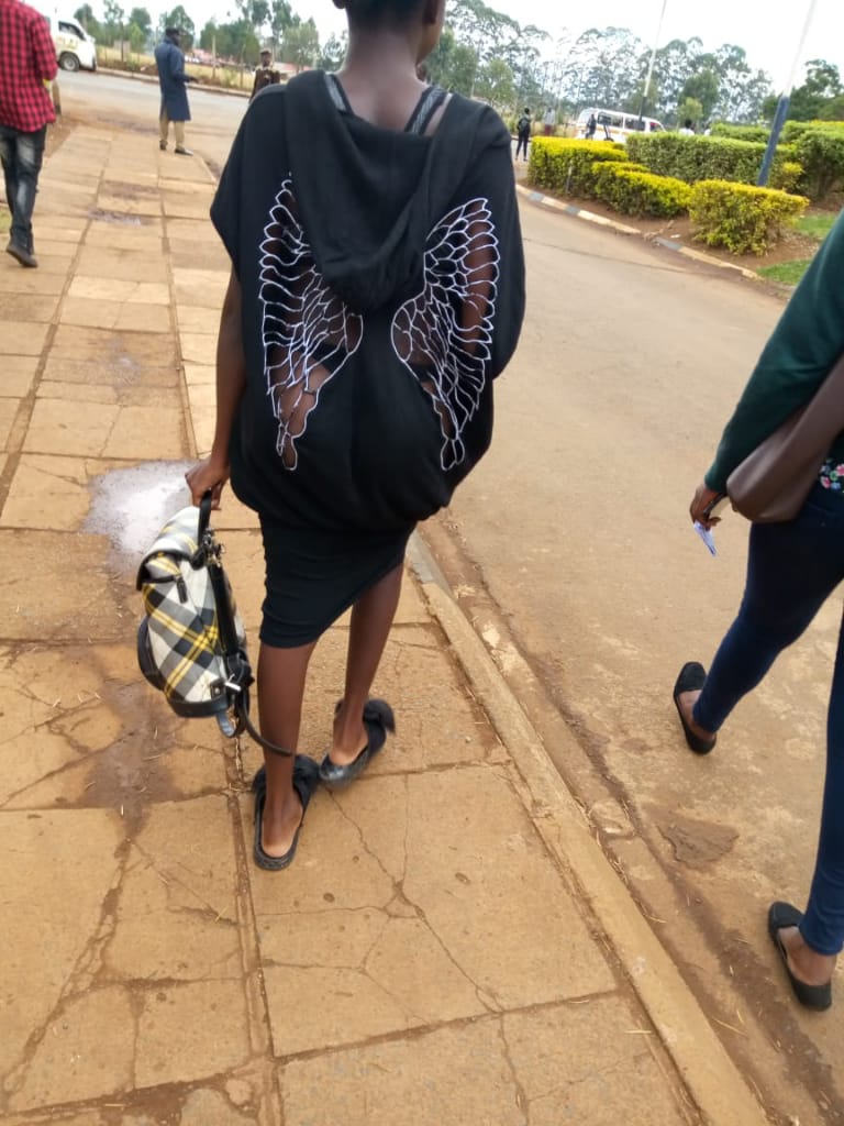 Watoto wazuri mwili nzuri lkn mkiombwa mtaki munasema waume wayuko kwani mbona munatuumiza hivi n mtupeii kipus