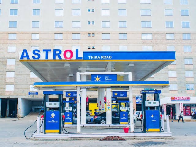 ElizabethhQuinn's tweet photo. Before it became a trending topic, Astrol Petroleum was just another fuel brand, silently building its reputation. Unlike the flashy corporates, Astrol focused on a simple promise: quality fuel at fair prices. But how did it all begin? Thread 👇 https://t.co/uC24yMYn54