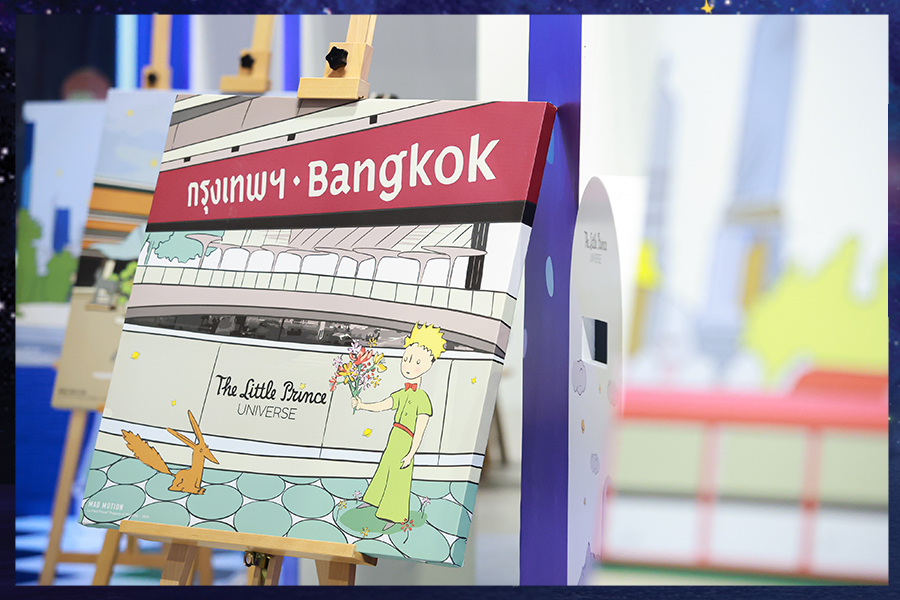 hisoparty's tweet photo. ‘ผู้ใหญ่ทุกคนล้วนเคยเป็นเด็กมาก่อน แต่มีเพียงไม่กี่คนที่จำได้’

วันนี้ ‘#เจ้าชายน้อย’ ได้ก้าวออกจากหน้าหนังสือมาสู่โลกที่จับต้องได้กับ The Little Prince Universe – An Immersive Journey พร้อมต้อนรับนักเดินทางทุกวัย ตั้งแต่วันนี้-11 พ.ค.68 ณ ชั้น 6 ไอคอนสยาม

#HiSoParty https://t.co/uWngSdVYH4