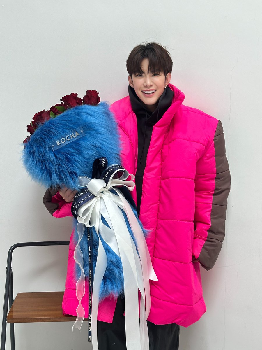 tiNa suppanad tweet media