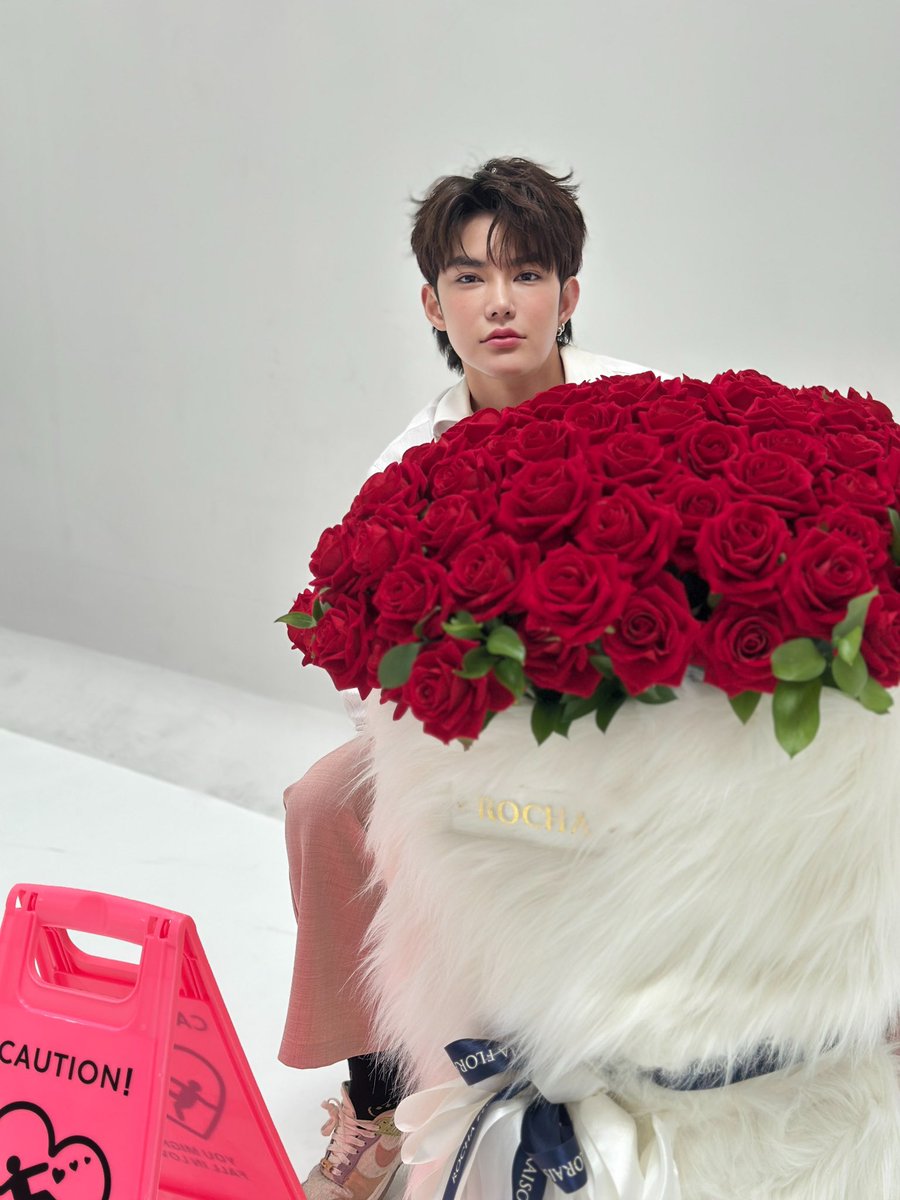 tiNa suppanad tweet media