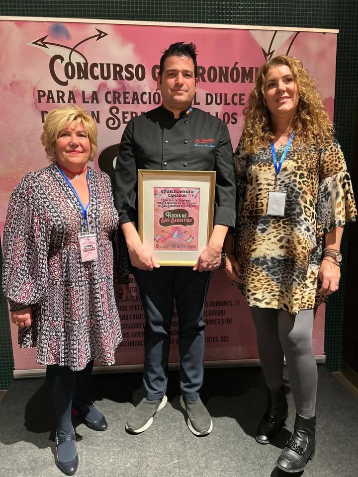 ACENOMA's tweet photo. Ya tenemos el ganador del postre típico de #SansebastiandelosReyes : Las Flechas de San Sebastián de La Emilita Original en C/ José del Hierro, 19.

Muchas gracias a todos los participantes, al jurado popular y al profesional que han tenido la difícil tarea de elegir al ganador https://t.co/bBGJc7x1Cu