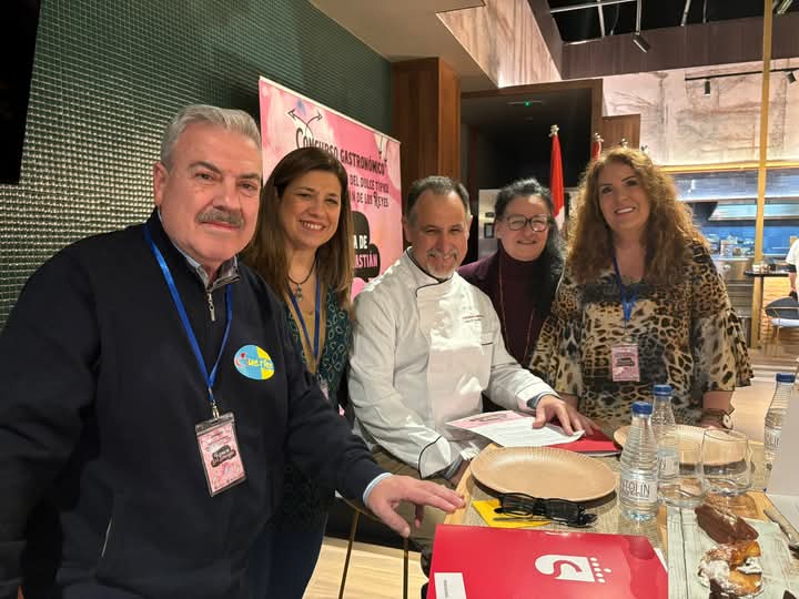 ACENOMA's tweet photo. Ya tenemos el ganador del postre típico de #SansebastiandelosReyes : Las Flechas de San Sebastián de La Emilita Original en C/ José del Hierro, 19.

Muchas gracias a todos los participantes, al jurado popular y al profesional que han tenido la difícil tarea de elegir al ganador https://t.co/bBGJc7x1Cu