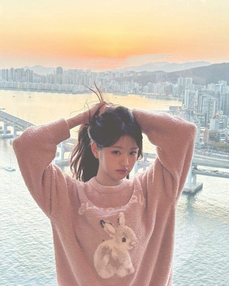 konny's tweet photo. Every blink a fairytale, every smile a lullaby. I exist in a world where time moves gently. https://t.co/R2ndRT9eJ9