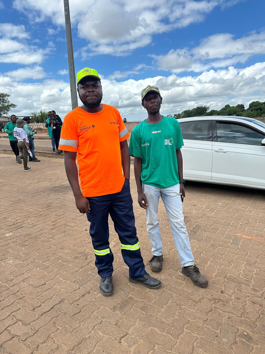 GreenZAenviro's tweet photo. A huge THANK YOU to all the incredible participants, stakeholders, partners, and the Thulamela community for making today’s clean-up campaign such a huge success! 🙏 Your dedication and hard work are truly inspiring.
#ThulamelaCleanUp #GreenFuture 
#GreenZA
#FibreCircle https://t.co/Cmidoufdex