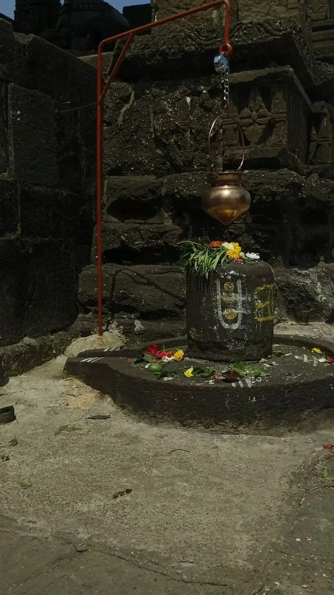 जो अनंत का विस्तार हैं
आधार है, निराकार हैं,

शिव वही अविनाशी हैं
समस्त सृष्टि का जो सार हैं..!! ❤️

हर हर महादेव 🙏 जय महाकाल 🙏 
ॐ नमः शिवाय 🚩 जय शिव शंभू 🚩