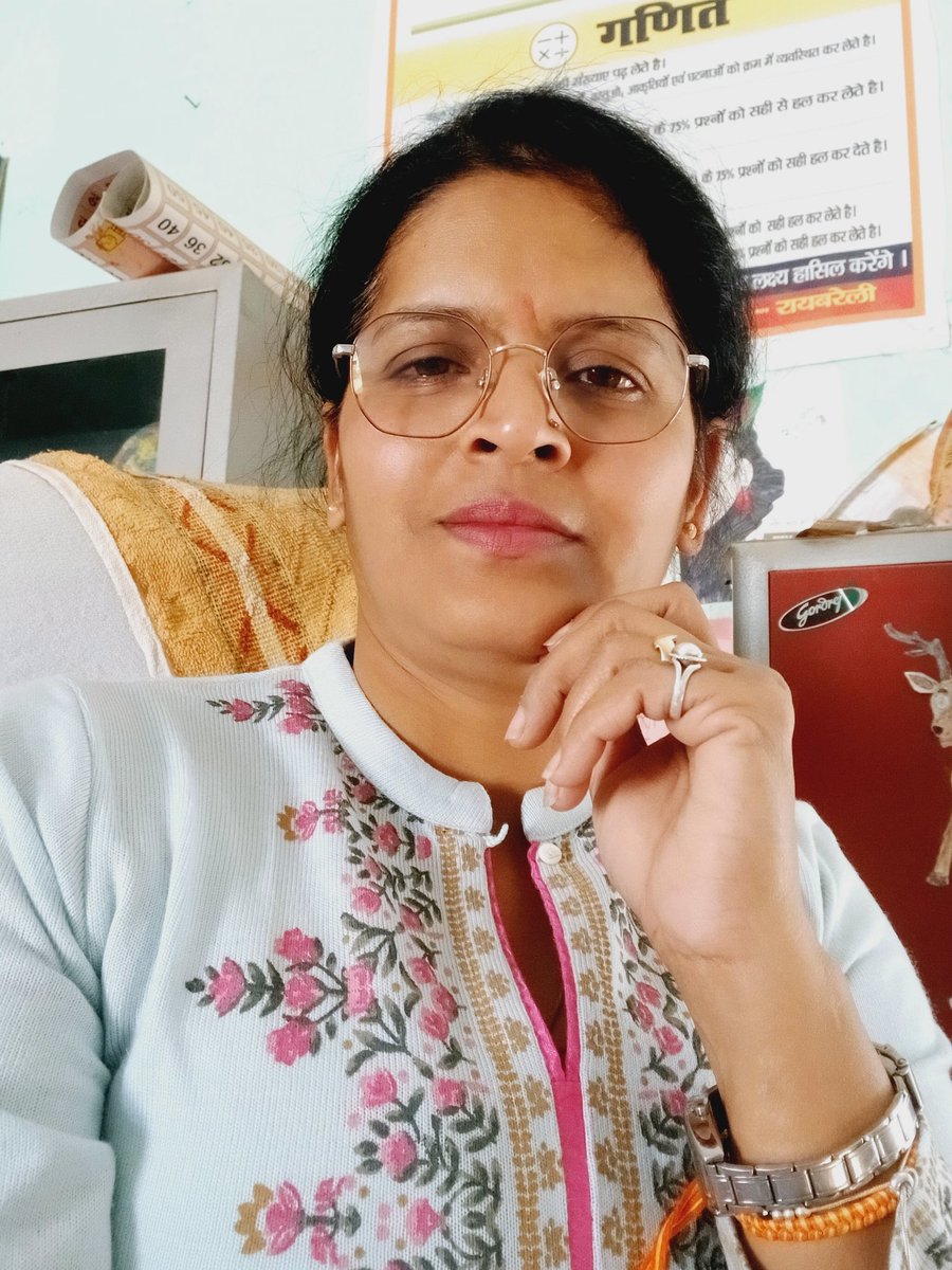 *चाहे कितने भी भारी भारी शब्दों से सजावट कर के सुविचार भेज दे*

 *यदि .....आंखों में स्नेह, होठों पर मुस्कान, और ह्रदय में सरलता और करुणा नहीं तो सब कुछ* *व्यर्थ है*