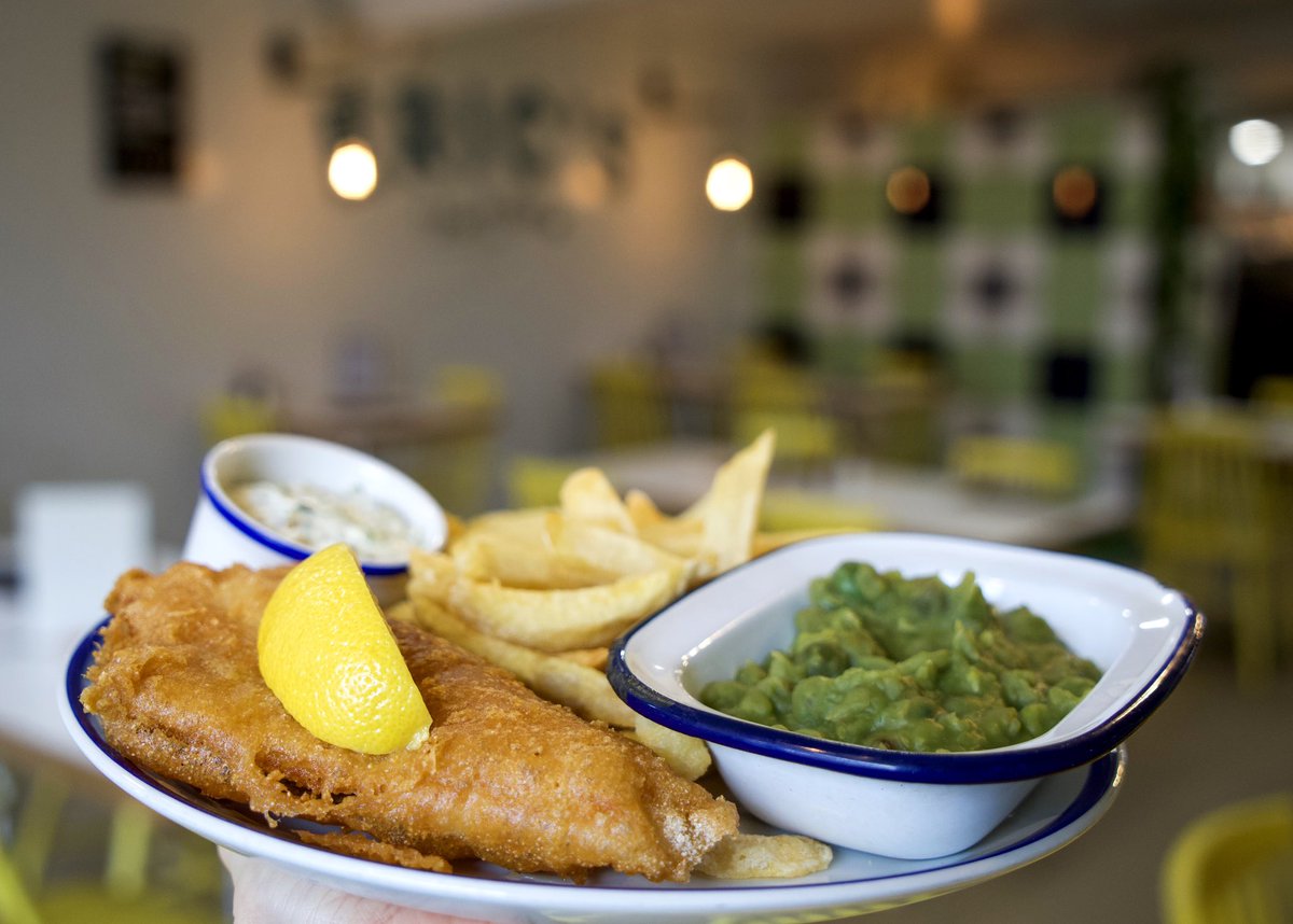 Arancini, scampi or hake… which one are you picking? 🤔🍽

With our Weekday Comfort Deal, you can enjoy all your Eric’s favourites at brilliant prices 👏 

Available Monday-Thursday, 12pm-8.30pm at our Thornham restaurant. Treat yourself to cosy, comfort food done right.