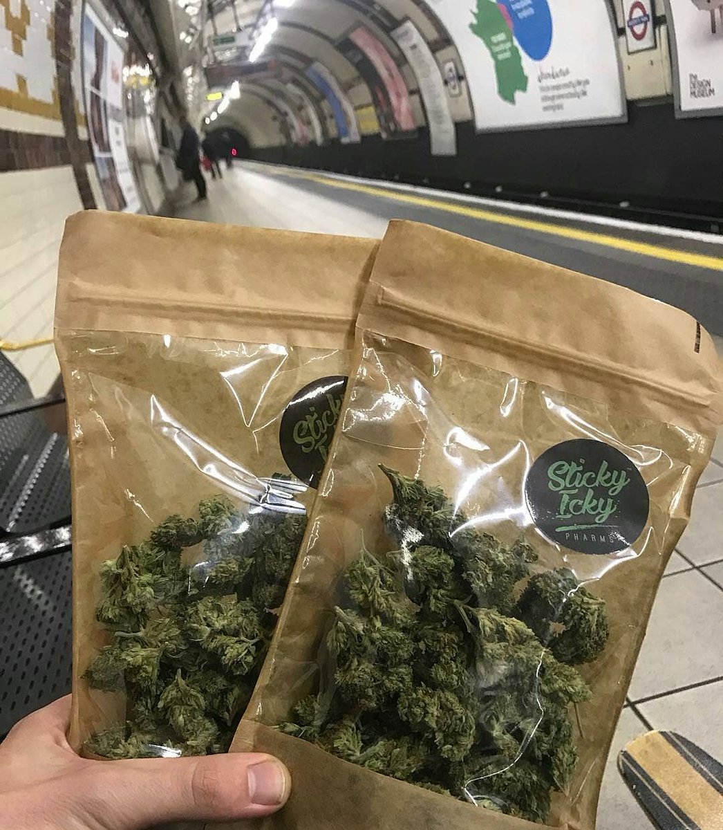 stickyickypharm's tweet image. The Original Gaspack + GasPillow ⛽📦

The brown pack is nostalgic.

Stickyickypharms 💚 

#stickyickypharms #instickywetrust #stickyicky #gasking #italpatrol #coloursoflove #givethanks #grateful #appreciative  #passion #hardwork #maryjane #hightimesmagazine #gaspack #gaspillow