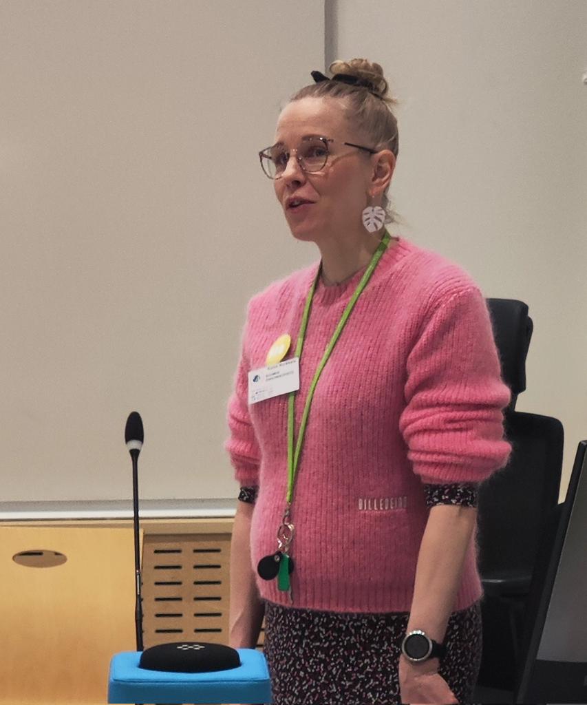 Opiskelijan äänellä -seminaari kokoaa yhteen hanketoimijat jakamaan hankkeen tuloksia sekä livenä että verkossa. Kaisa Nurkkala projektipäällikkönä avasi tilaisuuden. #OpiskelijanÄänellä