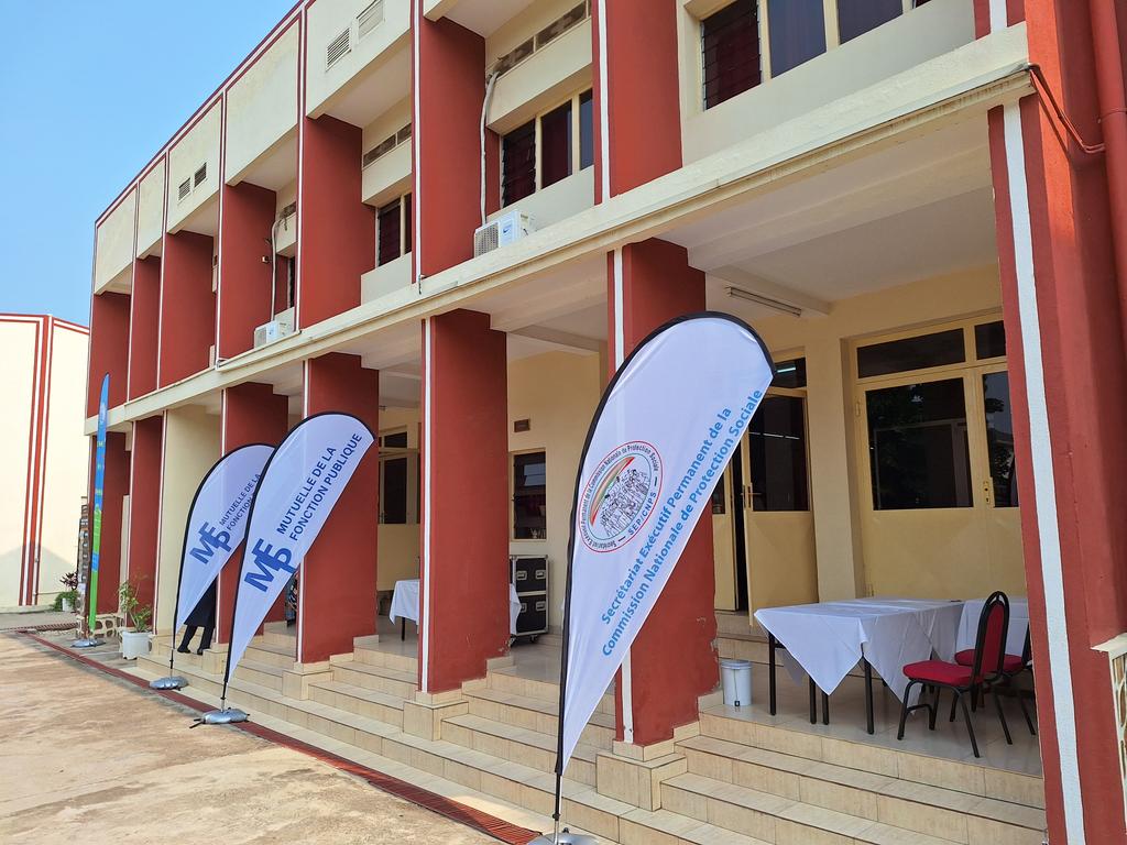 ChHoremans's tweet photo. Conférence internationale sur le movement mutualiste africain à Bujumbira, avec 238 participants de 24 pays. 140 #mutuelles au Burundi. https://t.co/O1un3SUXxR