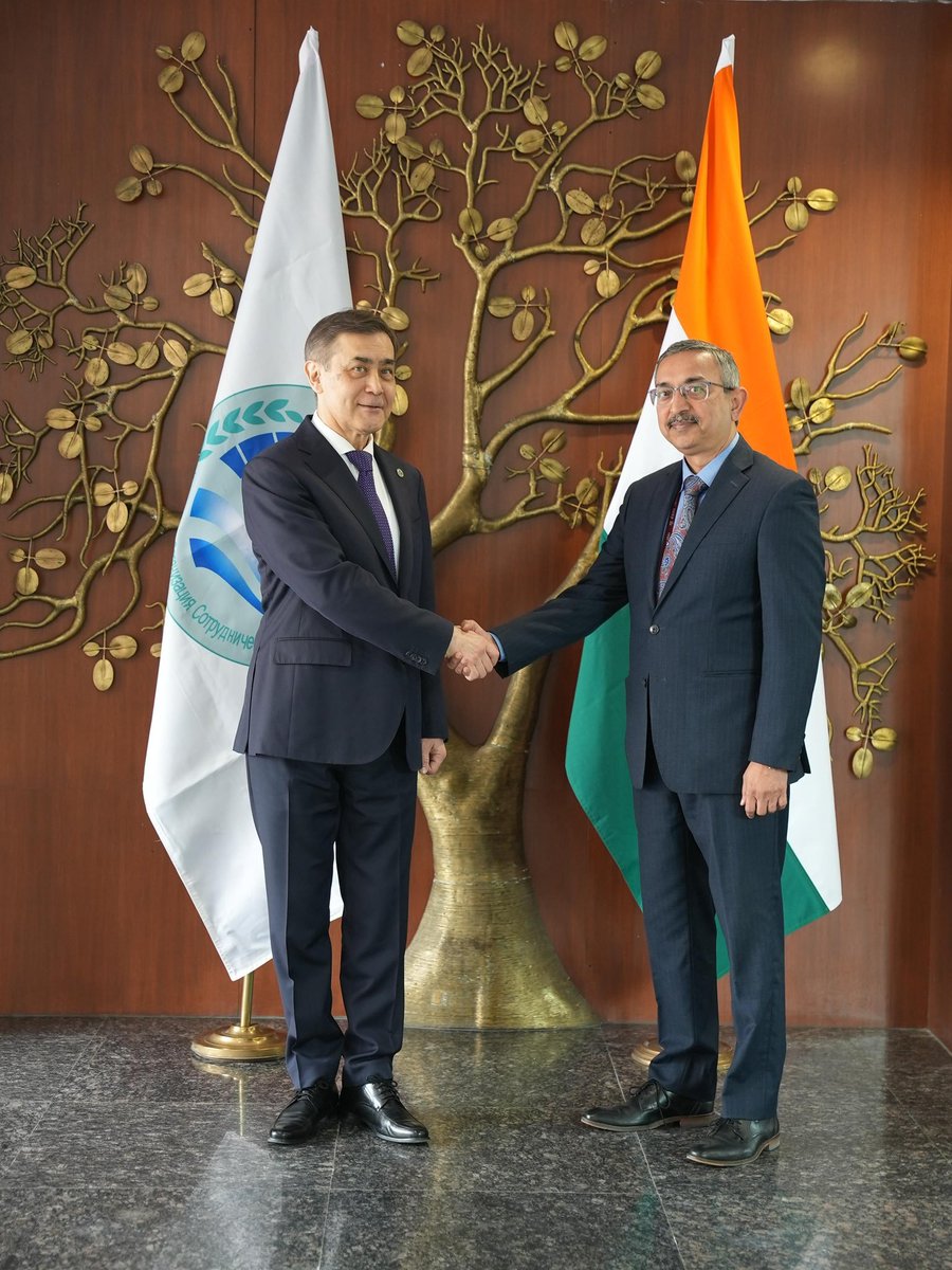 DDIndialive's tweet photo. Secy (West) @Tanmaya_Lal met the newly appointed SCO Secretary-General Nurlan Yermekbayev on his first official visit to India.

They discussed various avenues of cooperation in #SCO. 

#IndiainSCO https://t.co/WSVUfFSRs5