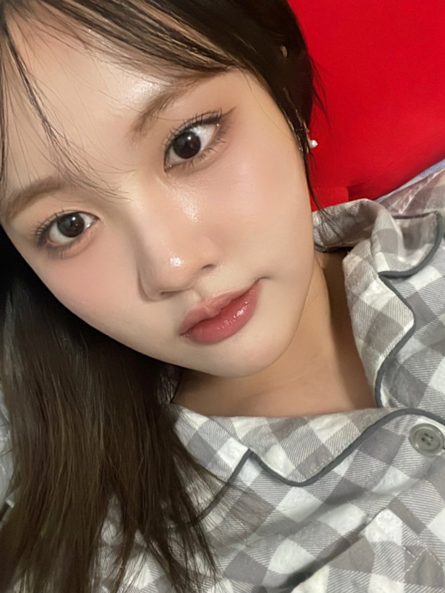 [300125] Jia 🫧 Güncellemesinden;

“Bir Ay Yeni Yılı hediyesinin şafak teslimatı!🚀”

“Biraz dalgalı kısa saç kesimi... ama yine de kısa…”

#트라이비 #TRI_BE #지아 #JIA