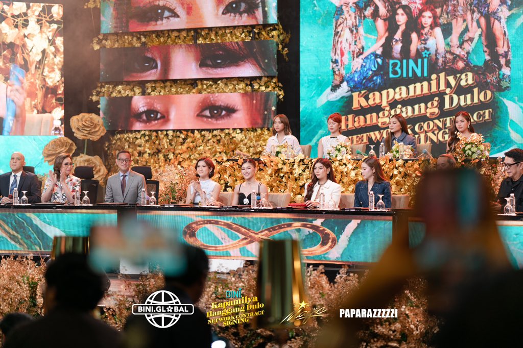 'Cause baby, the winning WALO was born to be KAPAMILYAs!✍🏻 Signed and sealed na ulit for more EYY-able milestones!💙♥️💚

📸 <a href="/paparazzzzziph/">'</a>

#BINI #BINIKapamilyaHanggangDulo #TatakStarMagic #StarMagic