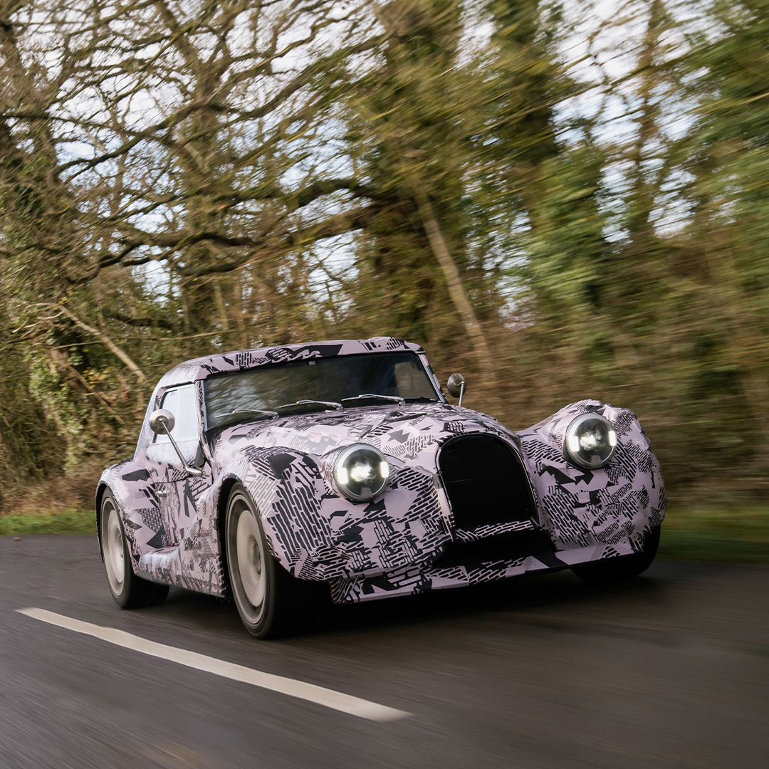 NOVITA’! Dopo aver annunciato la fine della produzione della Plus Six lo scorso novembre, l'azienda di Malvern si appresta a lanciare un'inedita ammiraglia equipaggiata con un sei cilindri BMW turbo.
#romeoferraris #morgan #morganplussix #morganplusfour #morgancars