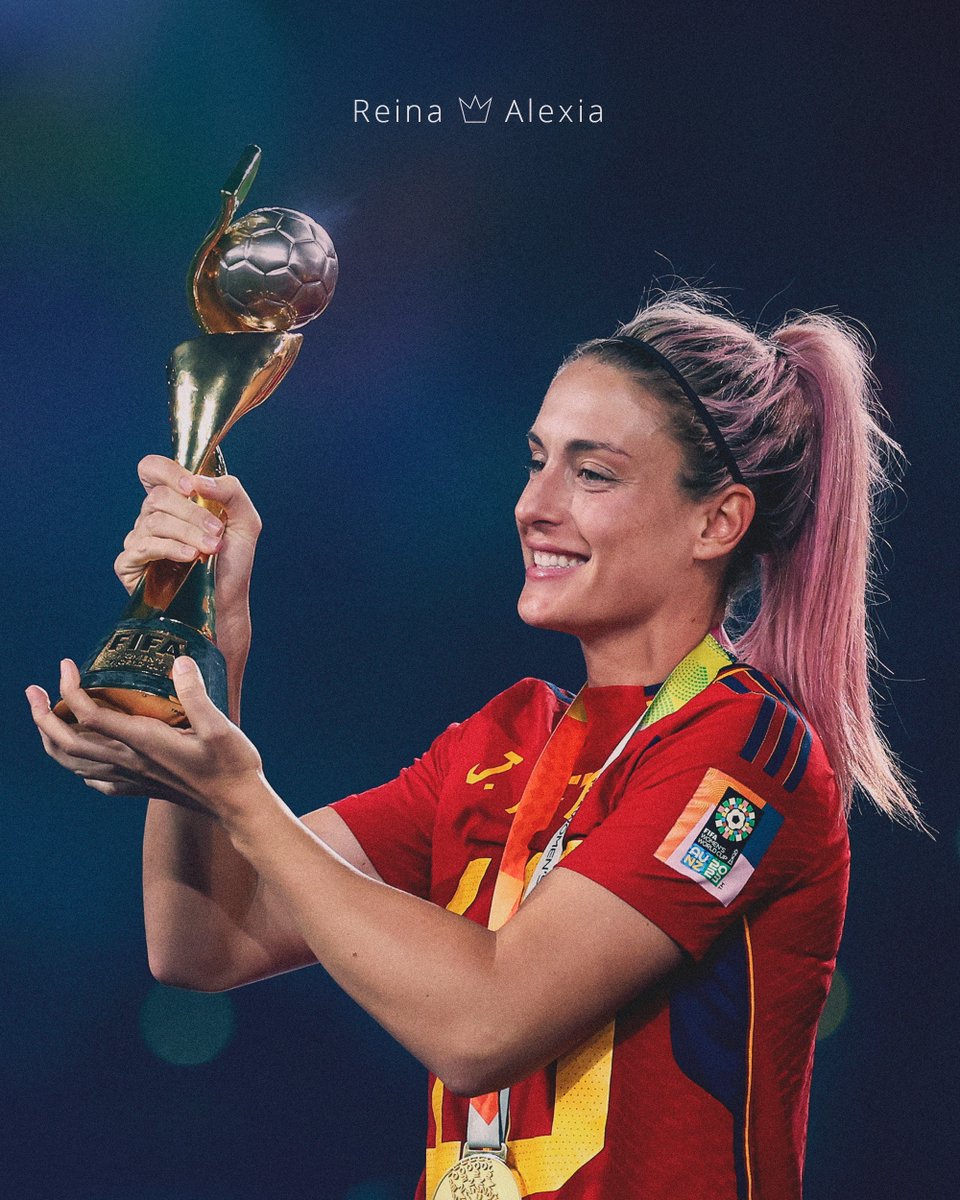 FIFAWWC's tweet photo. La Reina. 👑✨

#FIFAWWC https://t.co/2mSpyfotKj