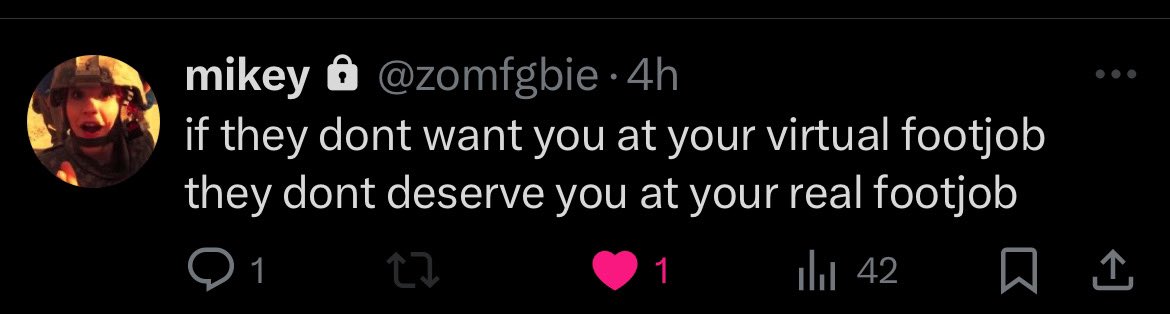 empathiized's tweet photo. Istg this bitch has a foot fetish https://t.co/cWIPAV9VVc