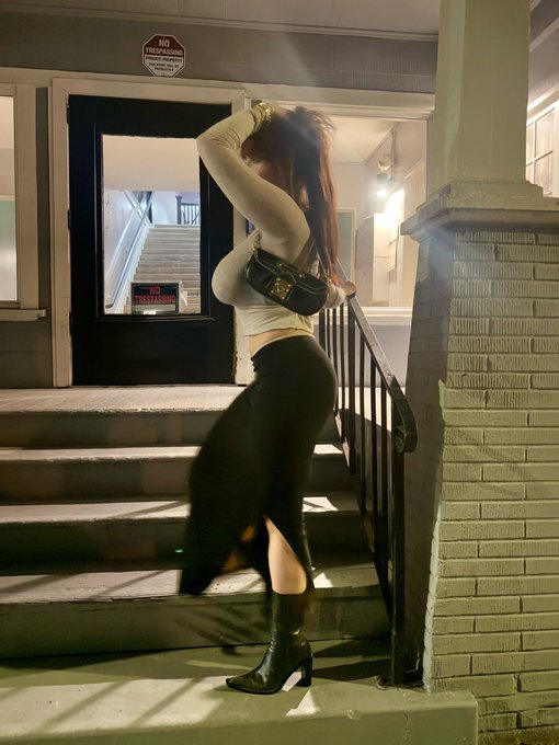 2 pic. New content incoming https://t.co/FnwEhwE5G3