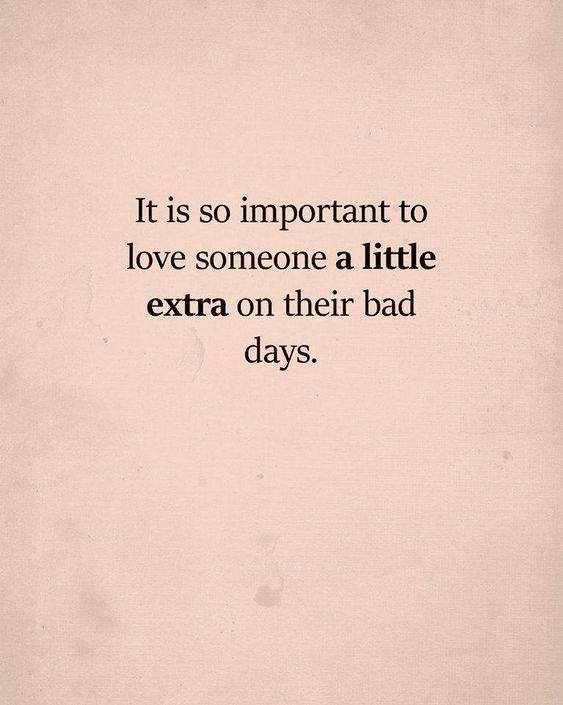 JustAGlassChild's tweet photo. A simple smile can turn someone's day around.  Happy Tuesday, friends, let's spread a little kindness ♡ https://t.co/GbciJMLirK