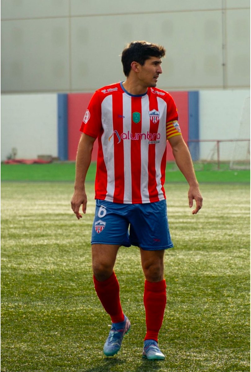 🟢 Carlos Valencia -<a href="/CarlosValen_94/">Carlos Valencia</a>- : "Lo primero que tenemos que hacer es asegurar la permanencia en la categoría"

🎙️Repasamos con el centrocampista del <a href="/AtcoMonzon/">Atlético Monzón Alumbra</a>  la trayectoria del equipo y el mercado de fichajes:

ondacerocinca.es/2025/02/04/car…