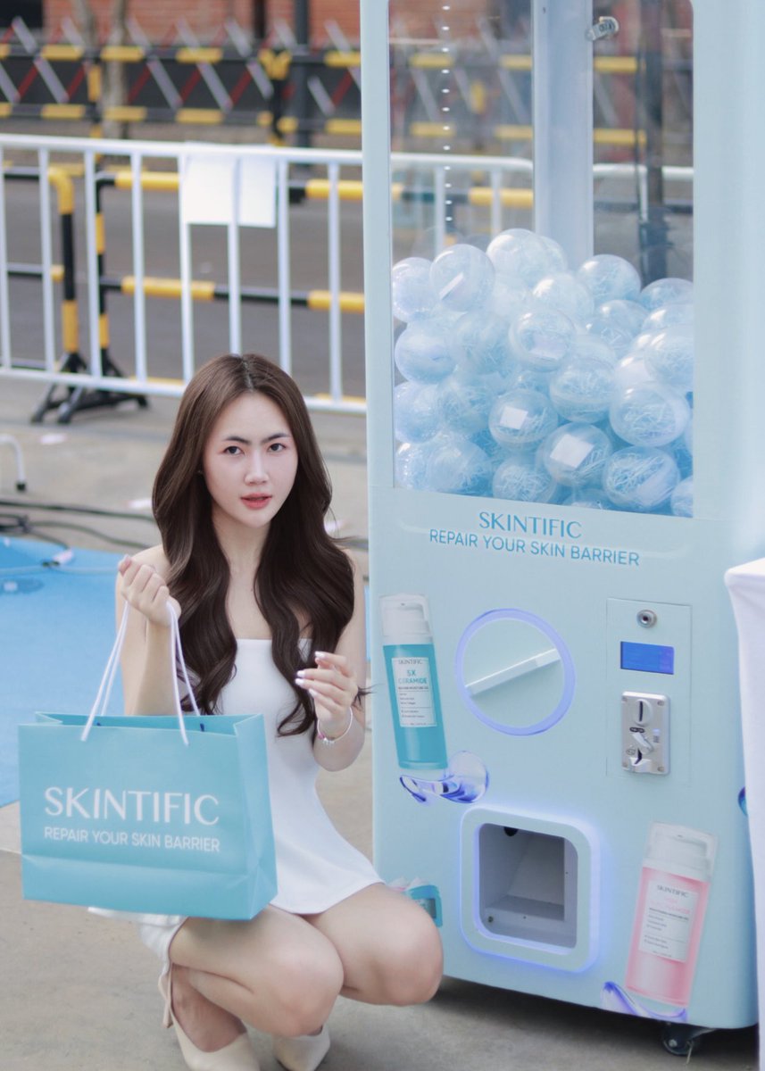 firstyzd1's tweet photo. SKINTIFIC Lab with FOURTH at Beautrium 🩵
เฟิสได้มีโอกาสไปร่วมงาน SKINTIFIC ที่จัดขึ้นที่ Siam square ด้วย มาเซฟผิวกับพี่โฟร์ทกันนะคะ ในงานมีกิจกรรมให้เล่นเยอะมาก ของรางวัลแบบคุ้มมแถมได้เจอกับพี่โฟร์ทด้วยย🍒
@SkintificTH #skintificlabwithfourth #skintificlabxfourth #skintificth https://t.co/SrYlwGhgBE