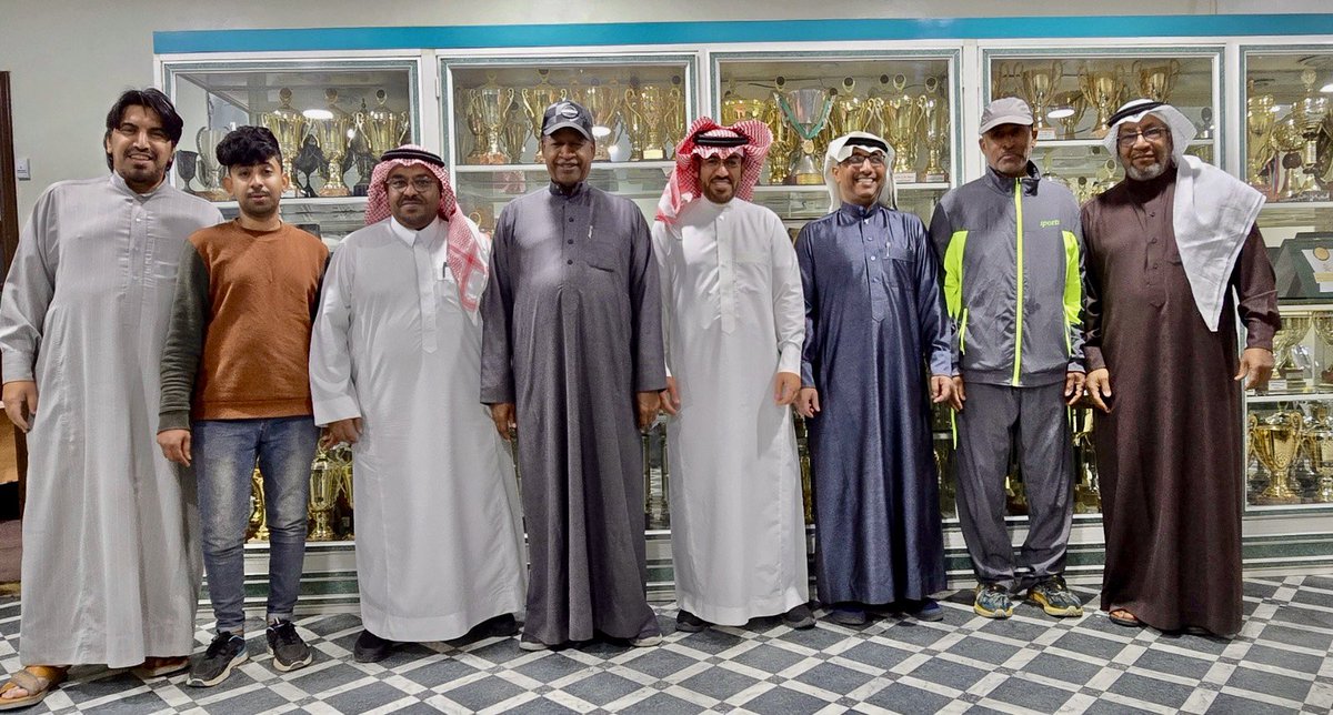 altarafsc's tweet photo. 📃| رئيس مجلس إدارة #نادي_الطرف يعقد اجتماعًا لتقديم الشكر لكافة منسوبي النادي.

رابط الخبر ⬇️
https://t.co/Jhepk6LIAP🔗 https://t.co/GWqA25SnHe