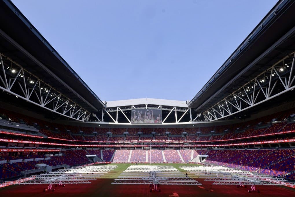 BienPerez's tweet photo. English indie rock band Kaiser Chiefs, DJ Pete Tong, Cantopop group RubberBand to rock “new” house of Hong Kong Sevens at Kai Tak
https://t.co/T8MZAgdjYB https://t.co/20B4b26wcf